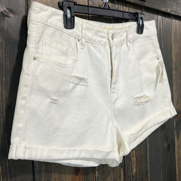 NWT Bullhead Shorts 31 White High Rise Distressed Dandelion Cotton Boho Casual - Picture 2 of 13
